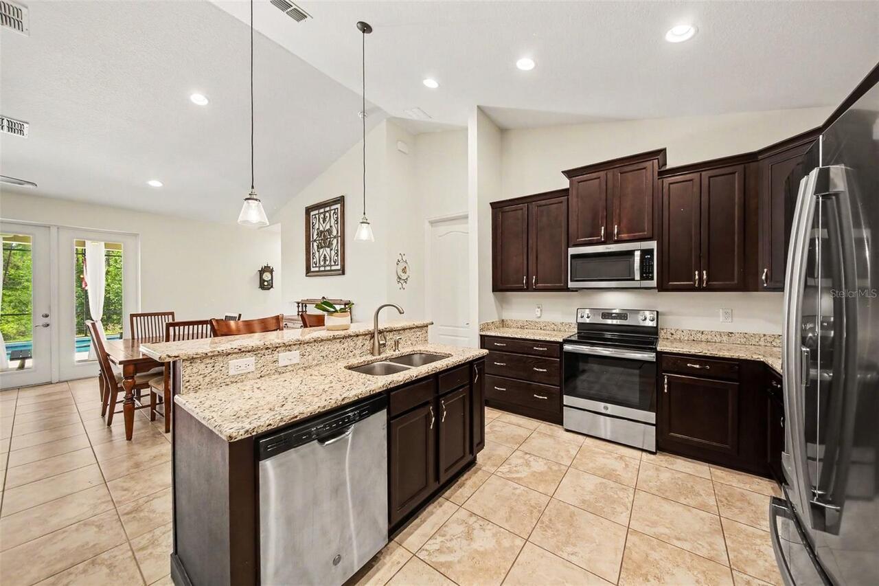 Listing Photo 10