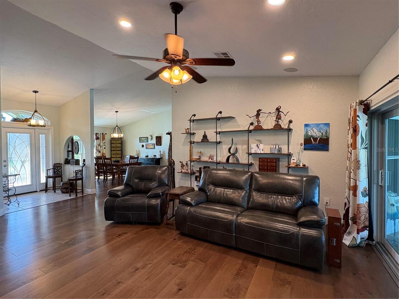 Listing Photo 15