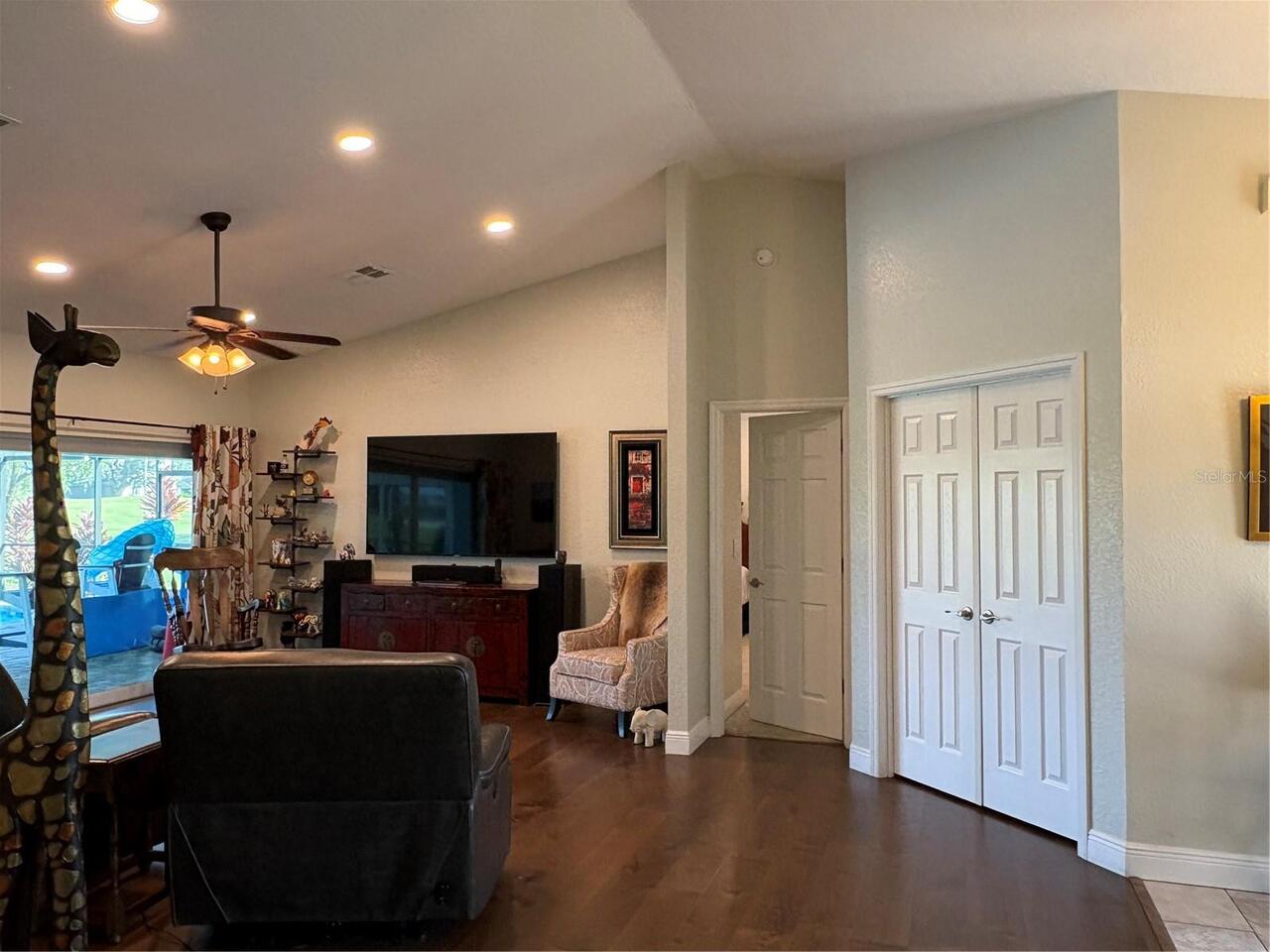 Listing Photo 17