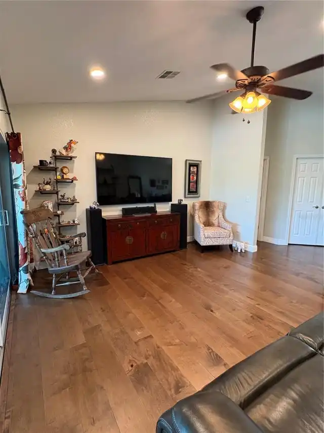 Listing Photo 16