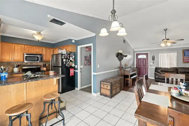 Listing Photo 10