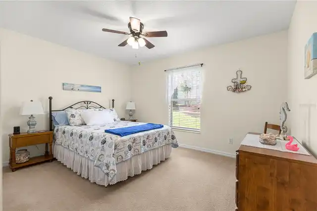 Listing Photo 12