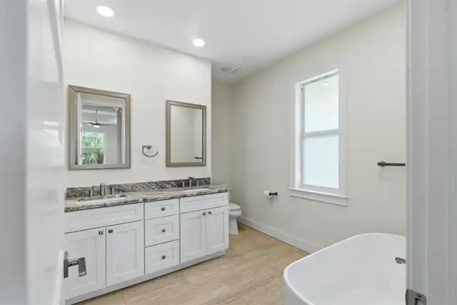 Listing Photo 23