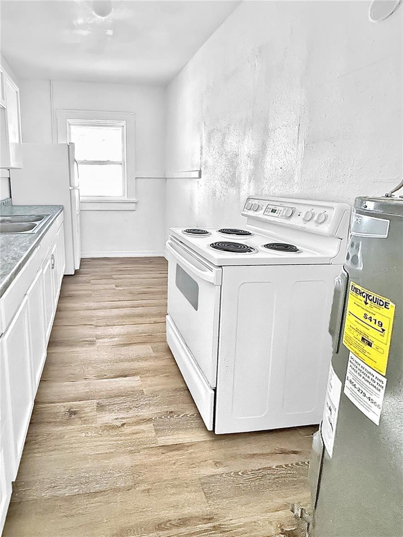 Listing Photo 11
