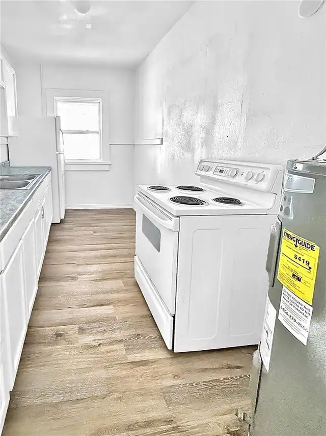 Listing Photo 11