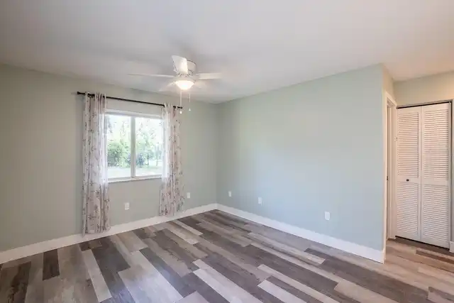 Listing Photo 8