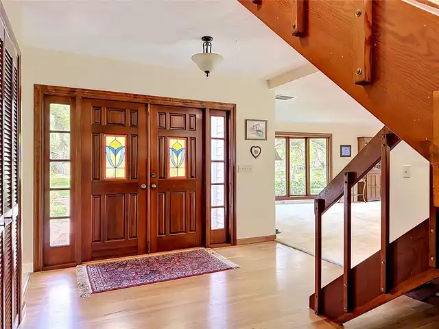 Listing Photo 8