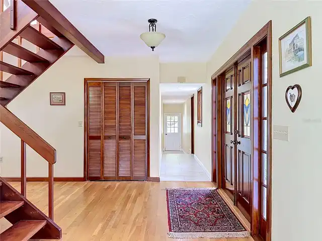 Listing Photo 11