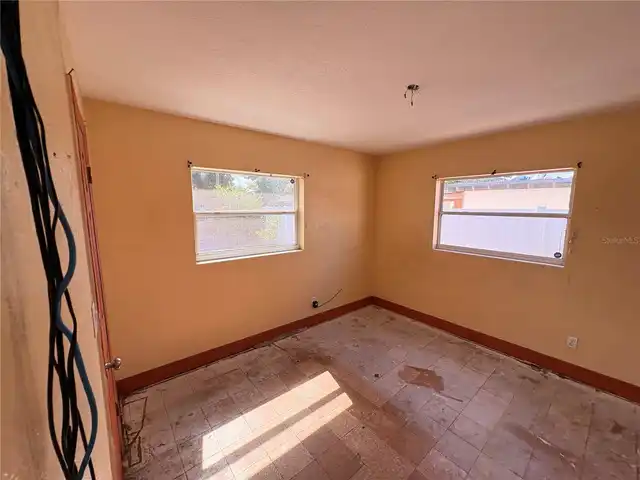 Listing Photo 9