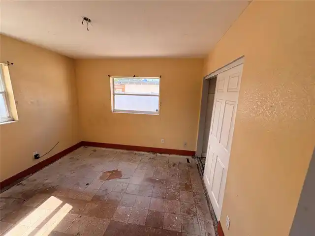Listing Photo 11