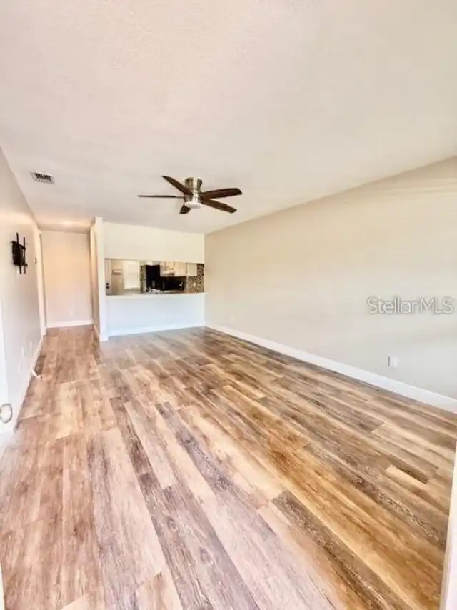 Listing Photo 7
