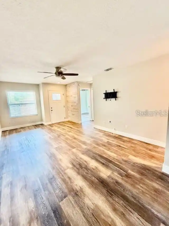 Listing Photo 9