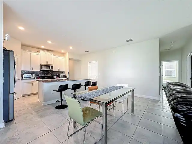 Listing Photo 14