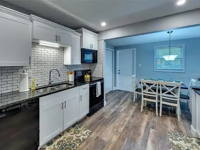 Listing Photo 12