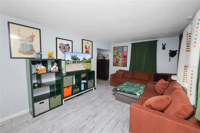 Listing Photo 5