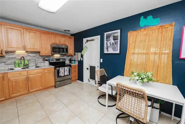 Listing Photo 8