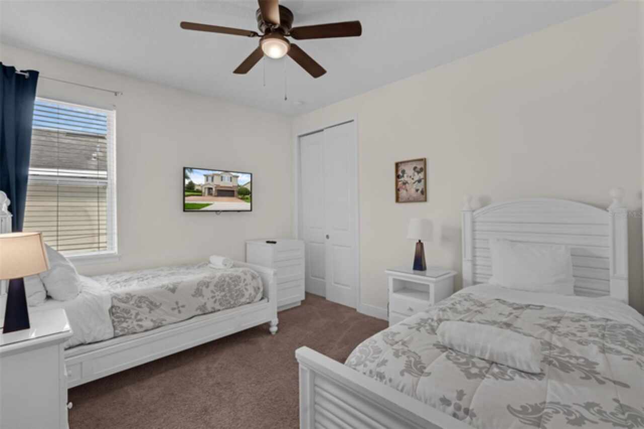 Listing Photo 12