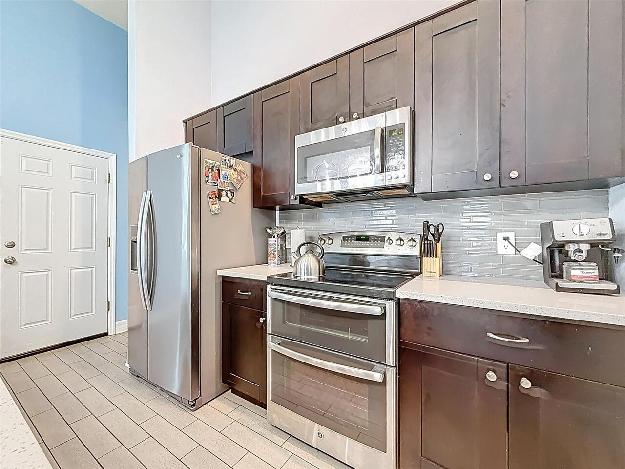 Listing Photo 8