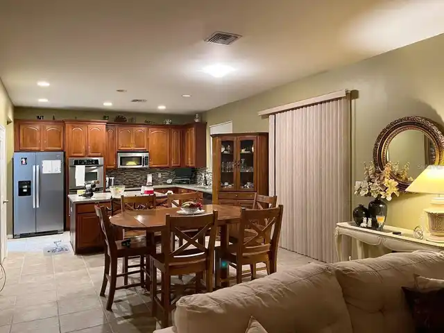 Listing Photo 10