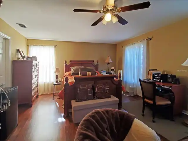 Listing Photo 14