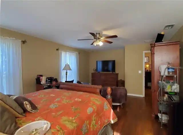Listing Photo 15