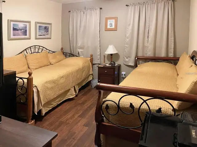 Listing Photo 18