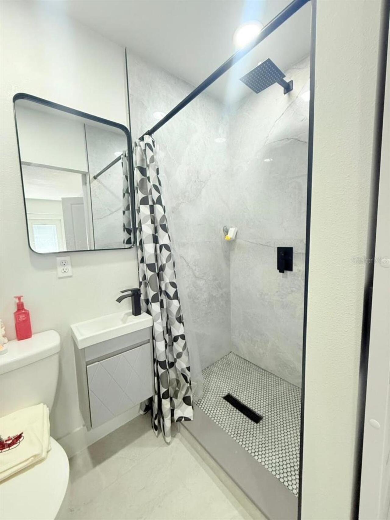 Listing Photo 11
