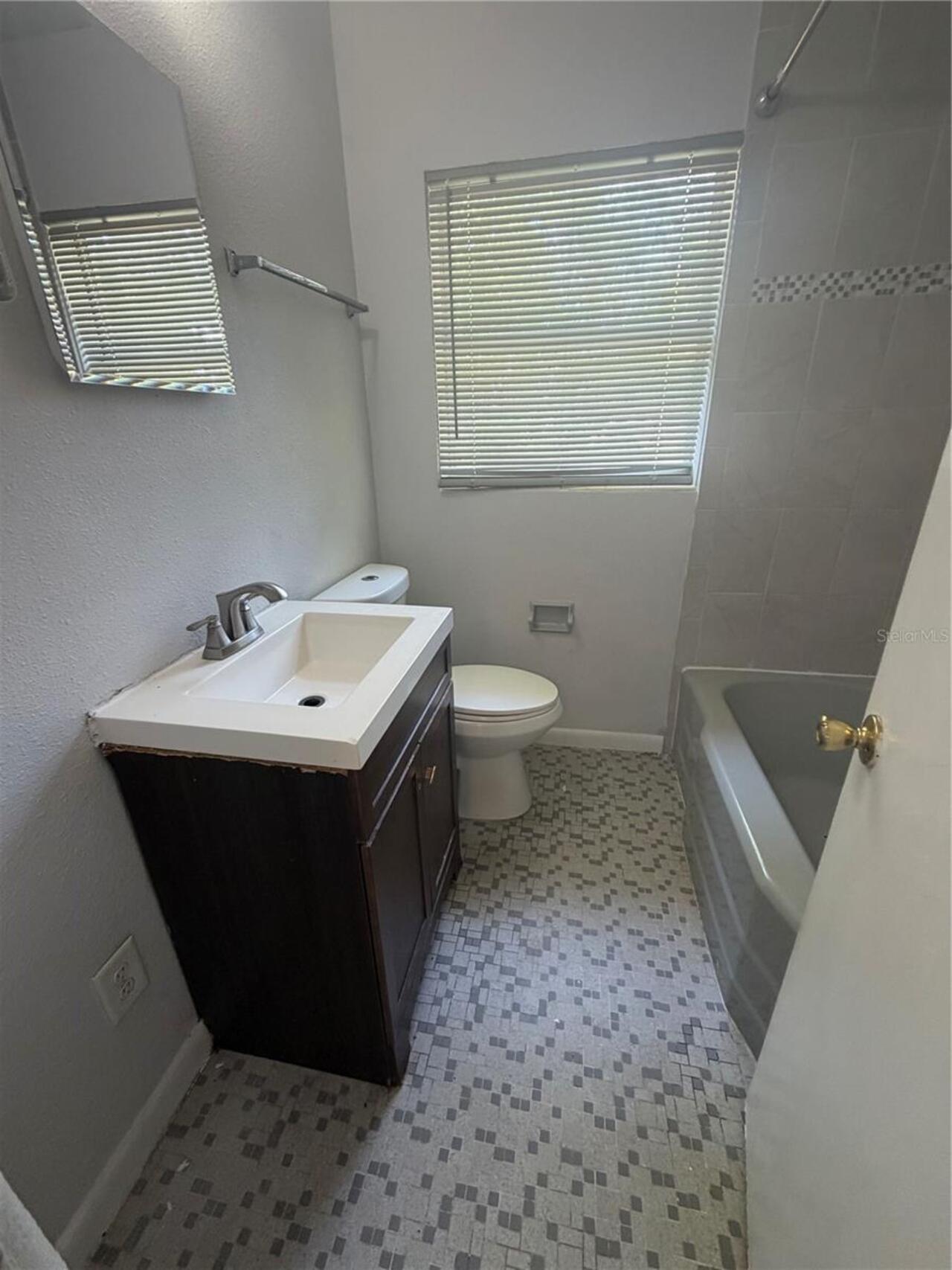 Listing Photo 10