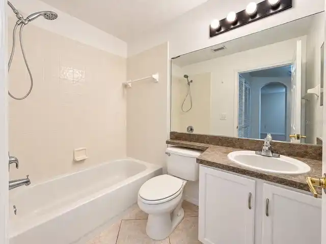 Listing Photo 16