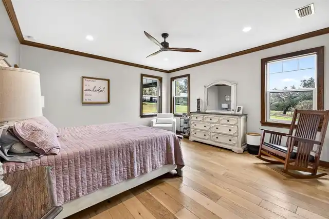 Listing Photo 38