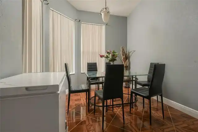 Listing Photo 11