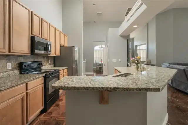 Listing Photo 12