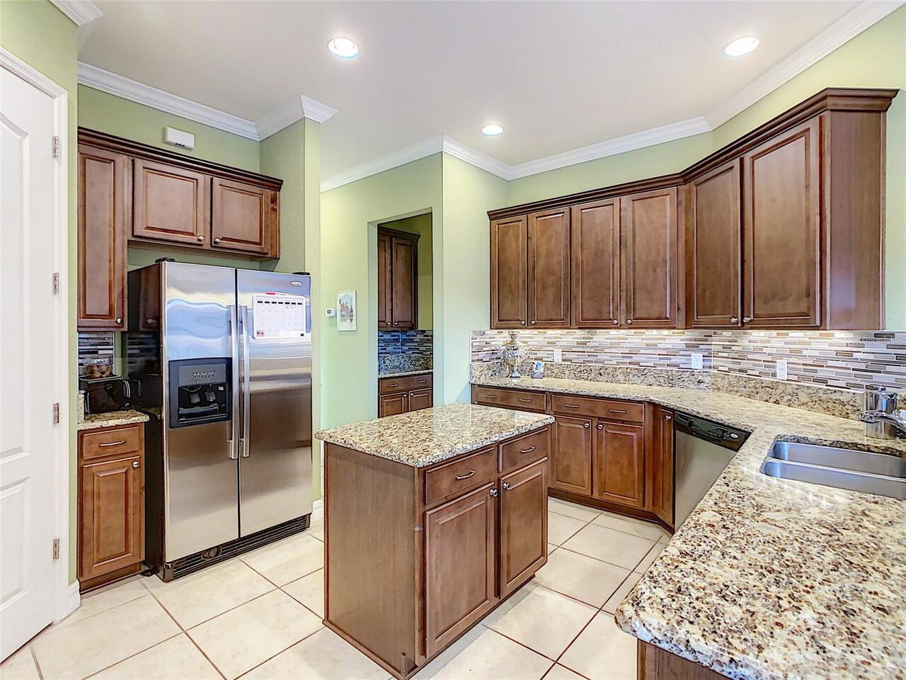 Listing Photo 11