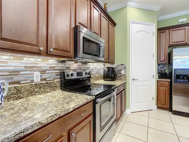Listing Photo 10