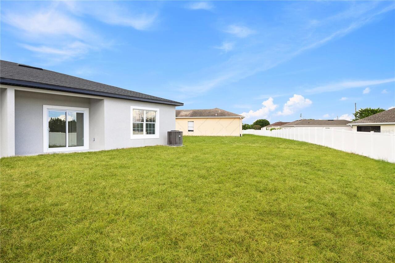 Listing Photo 12