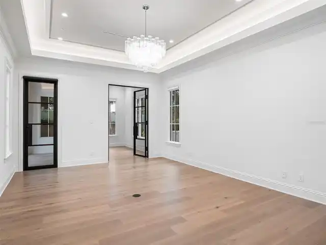 Listing Photo 8