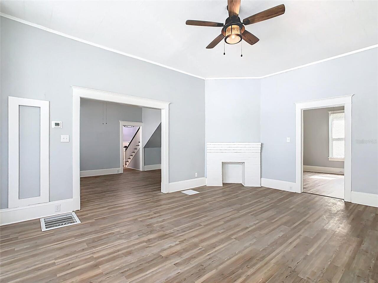 Listing Photo 11