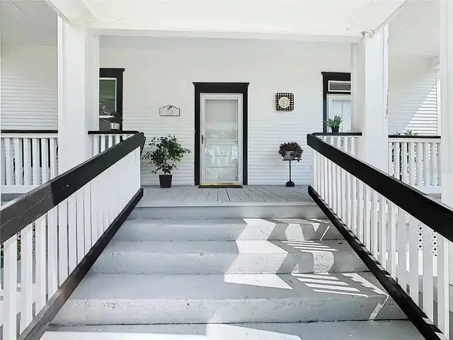 Listing Photo 5