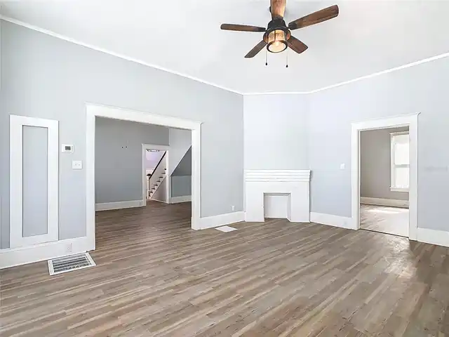 Listing Photo 11