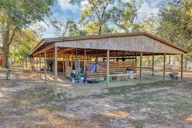 Listing Photo 10