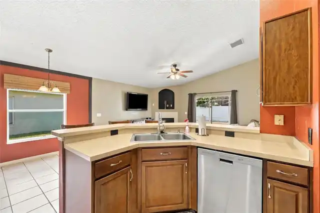 Listing Photo 11