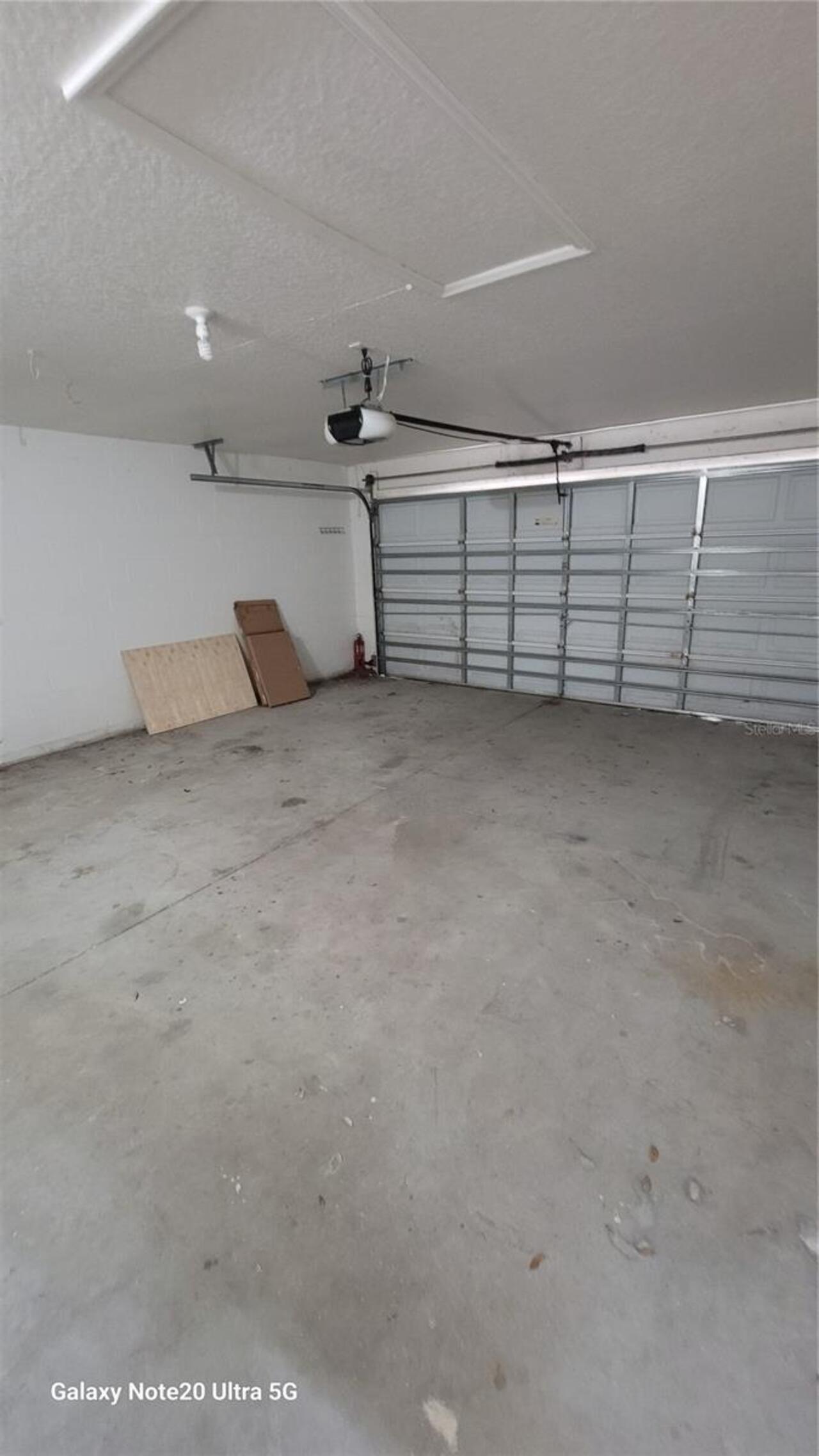 Listing Photo 12