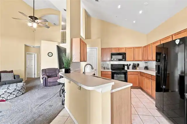Listing Photo 8