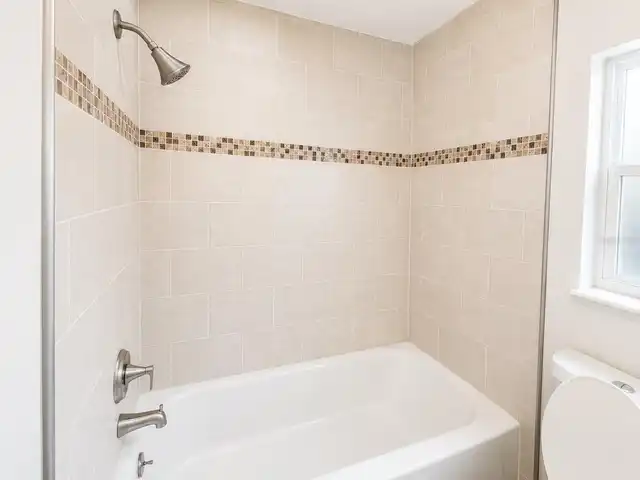 Listing Photo 11