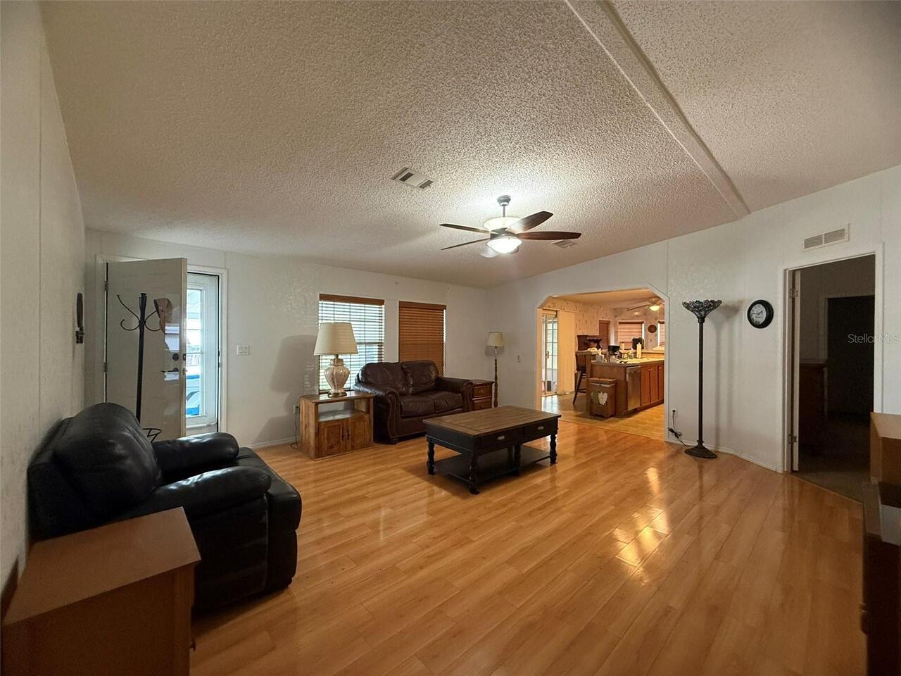 Listing Photo 6
