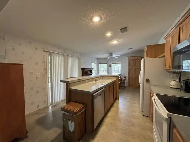 Listing Photo 7