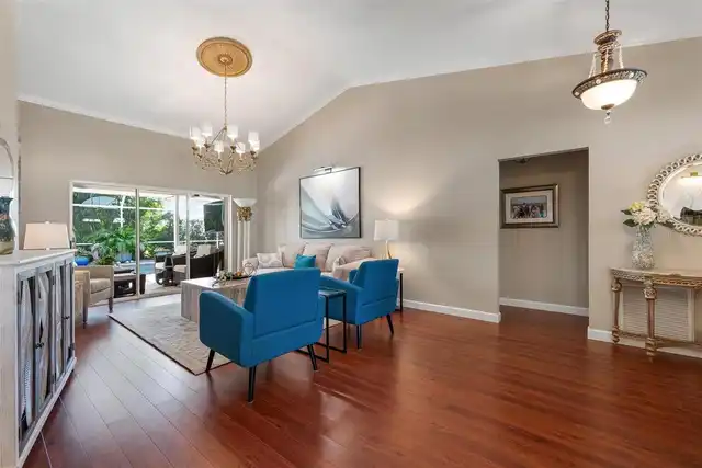 Listing Photo 11