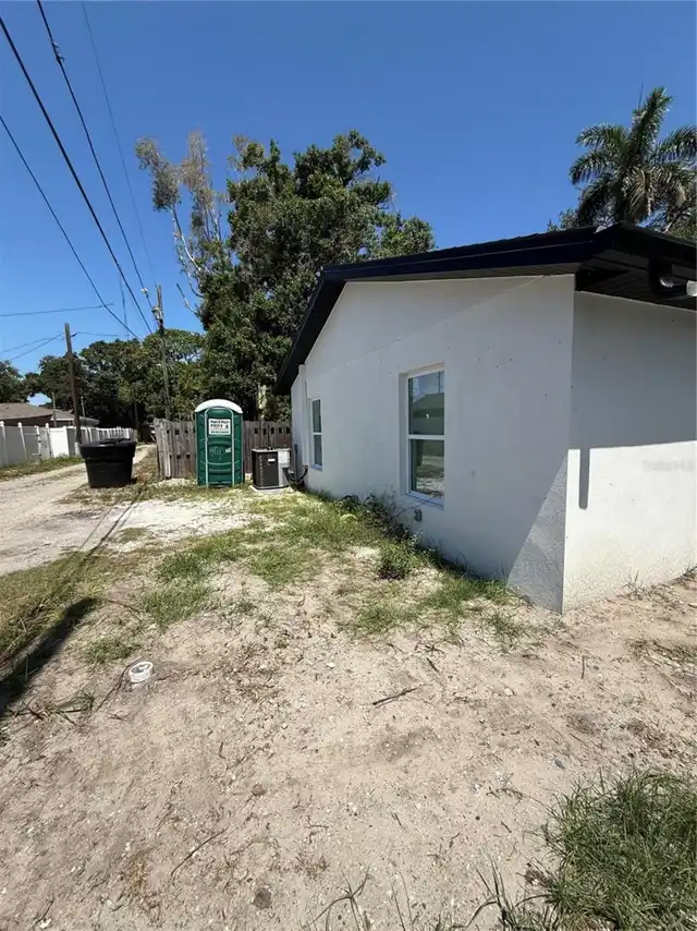 Listing Photo 10