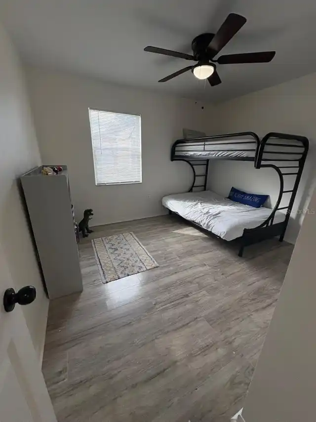 Listing Photo 12