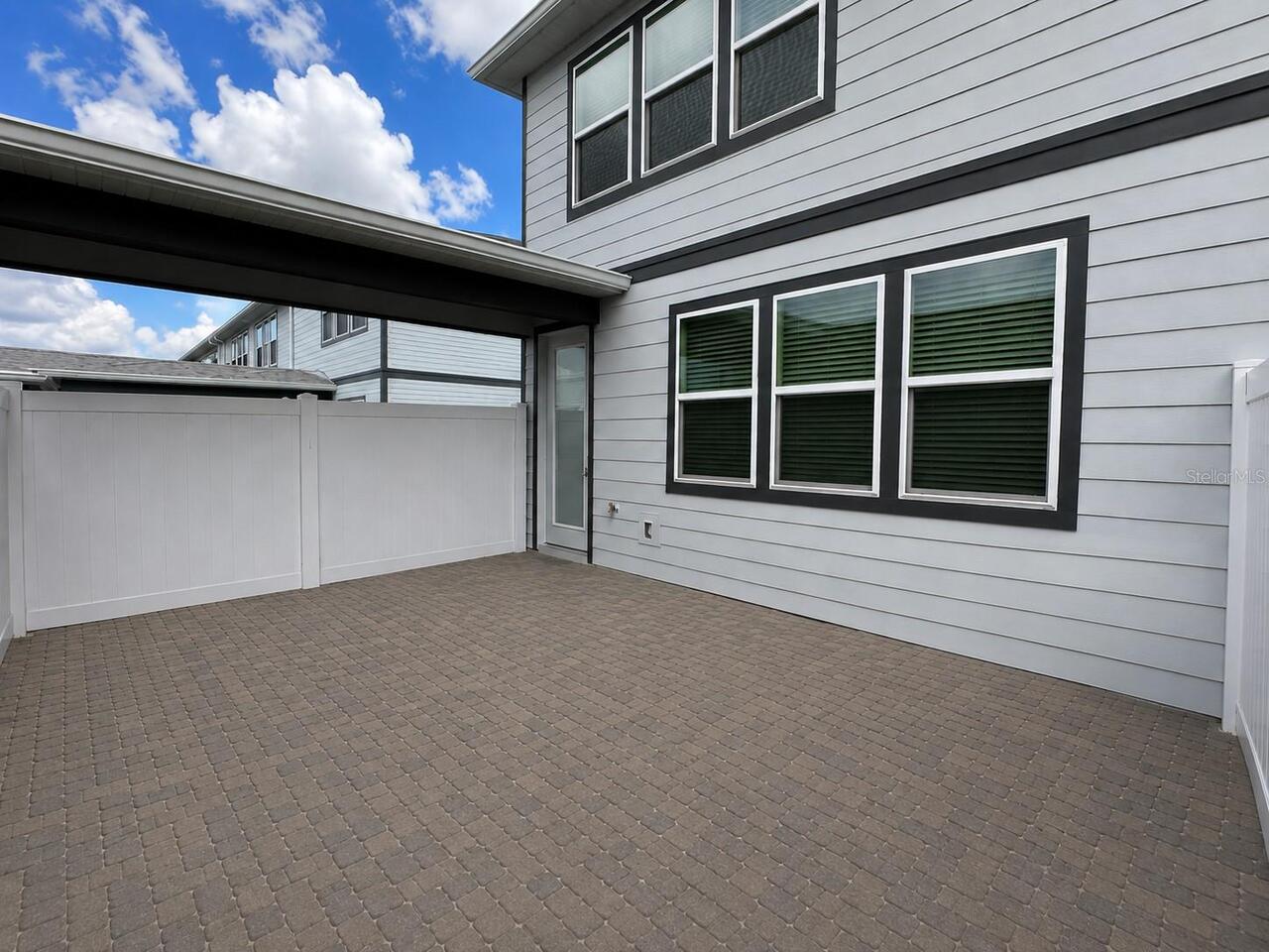 Listing Photo 17